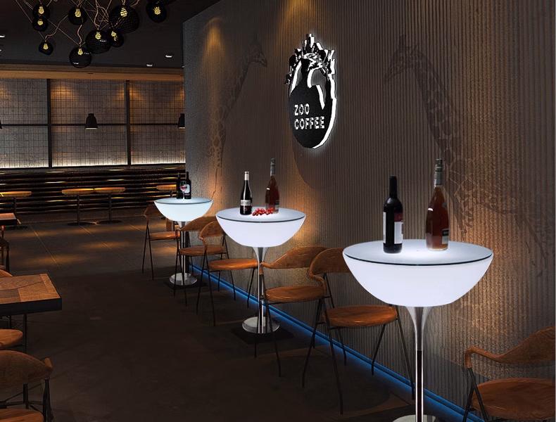 В нашем каталоге появилась инновационная светящаяся мебель!