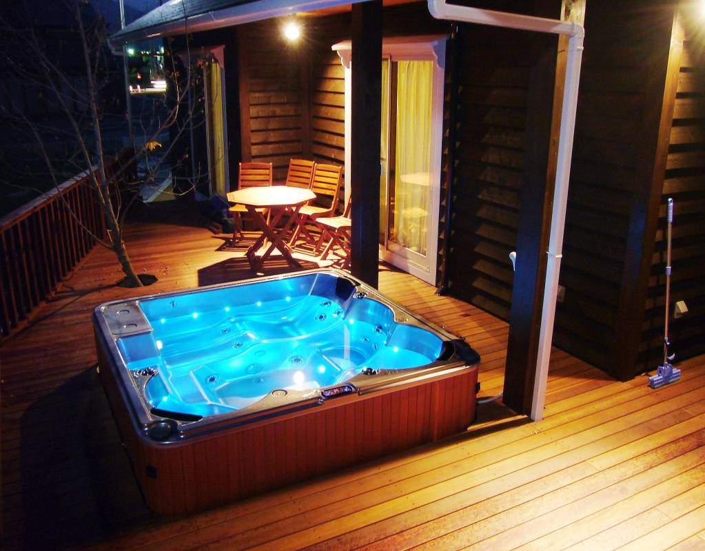soaking-fiberglass-whirlpool-pool-outdoor-hot-spa.jpg soaking-fiberglass-whirlpool-pool-outdoor-hot-spa.jpg