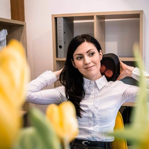 Беспроводная массажная подушка Gess uShiatsu Plus